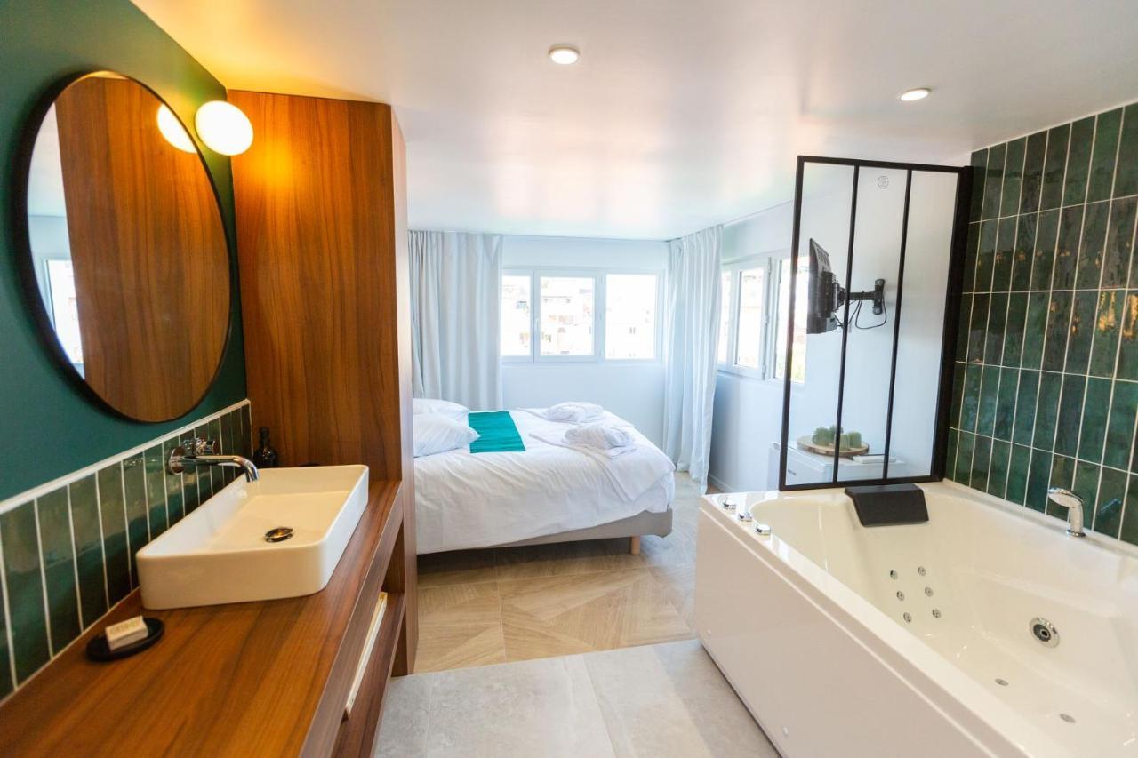 Love Room Du Mont D'Or - Baignoire Spa - Minibar Offert マルセイユ エクステリア 写真