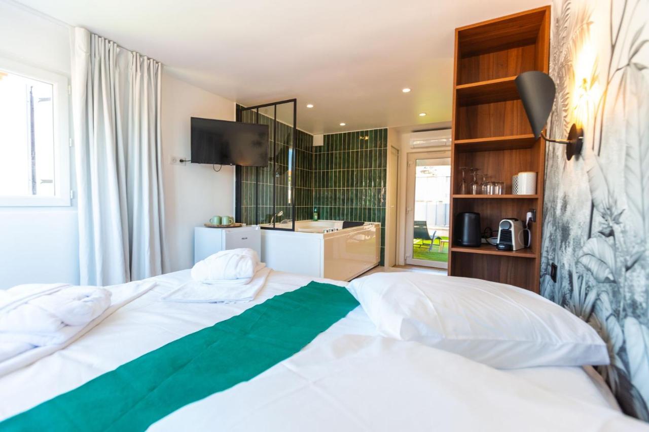 Love Room Du Mont D'Or - Baignoire Spa - Minibar Offert マルセイユ エクステリア 写真